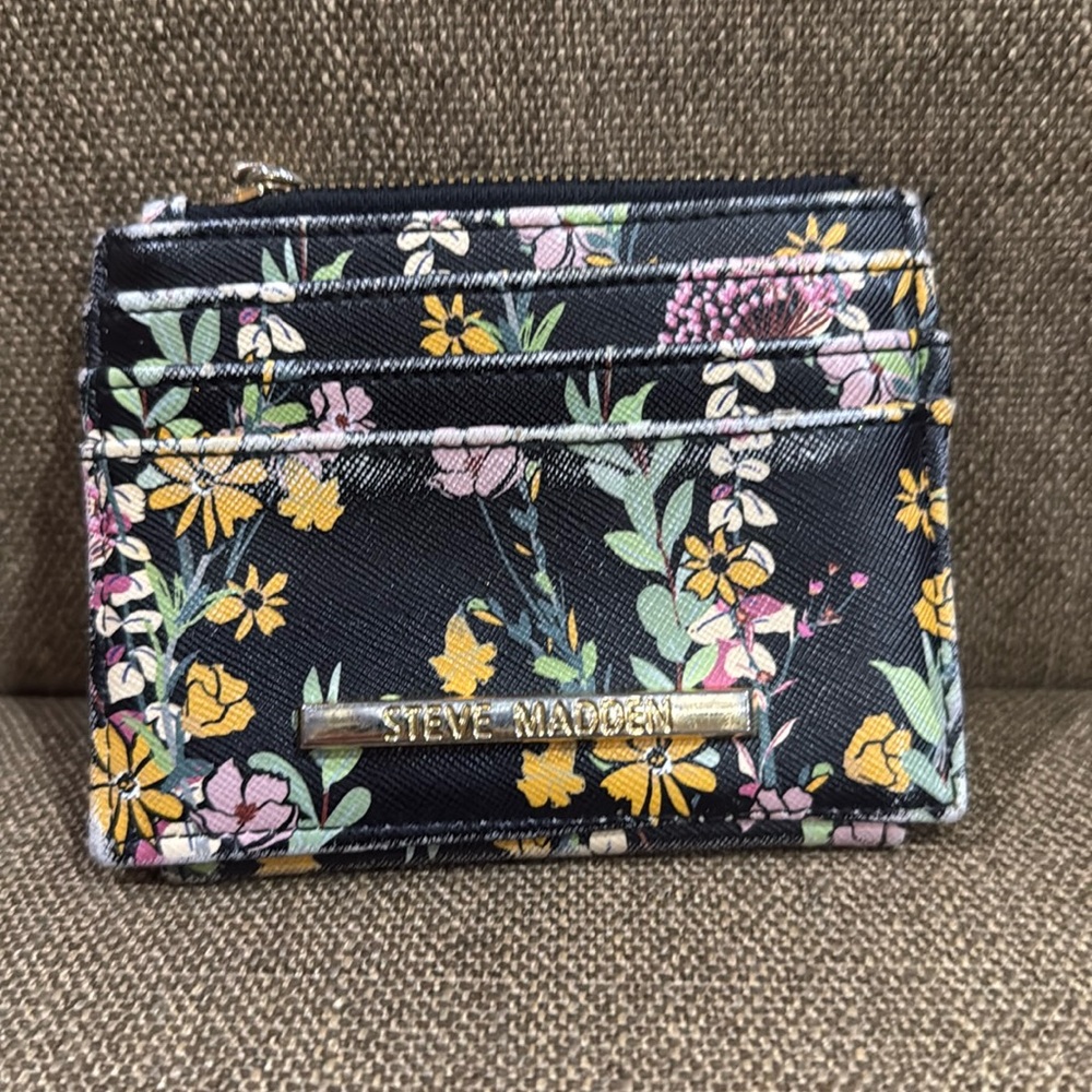 💌 Steve Madden Bhayden Card Case Wallet Floral Silver Logo